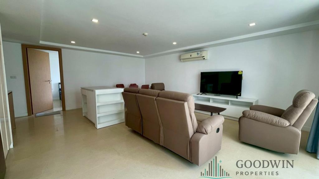 2 Bedrooms Condo @ Aurora Pratumnak