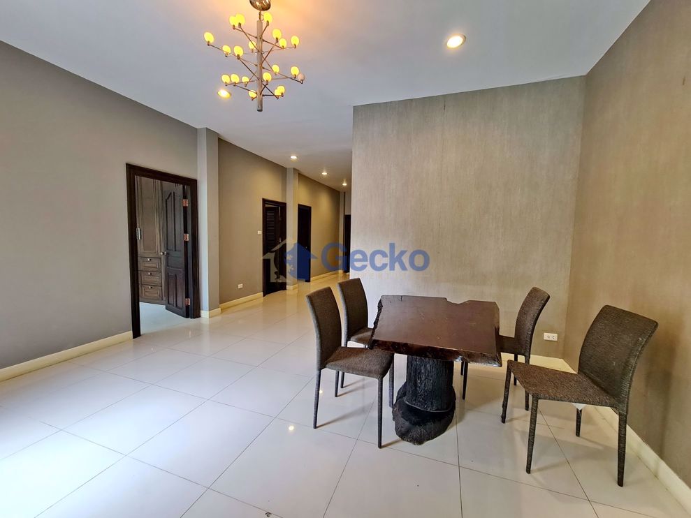 3 Bedrooms House in East Pattaya H003053
