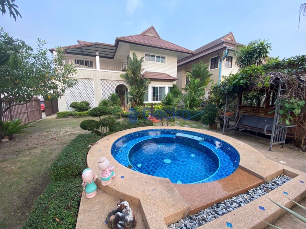 3 Bedrooms House in East Pattaya H008091