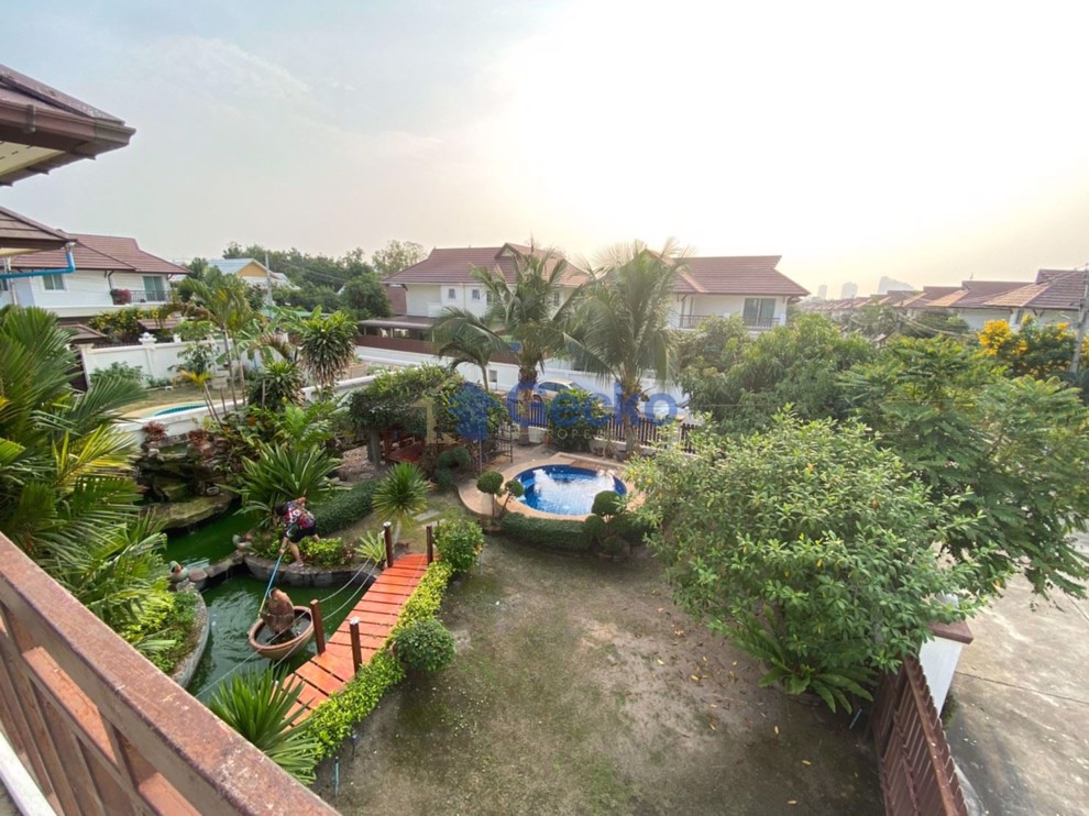 3 Bedrooms House in East Pattaya H008091