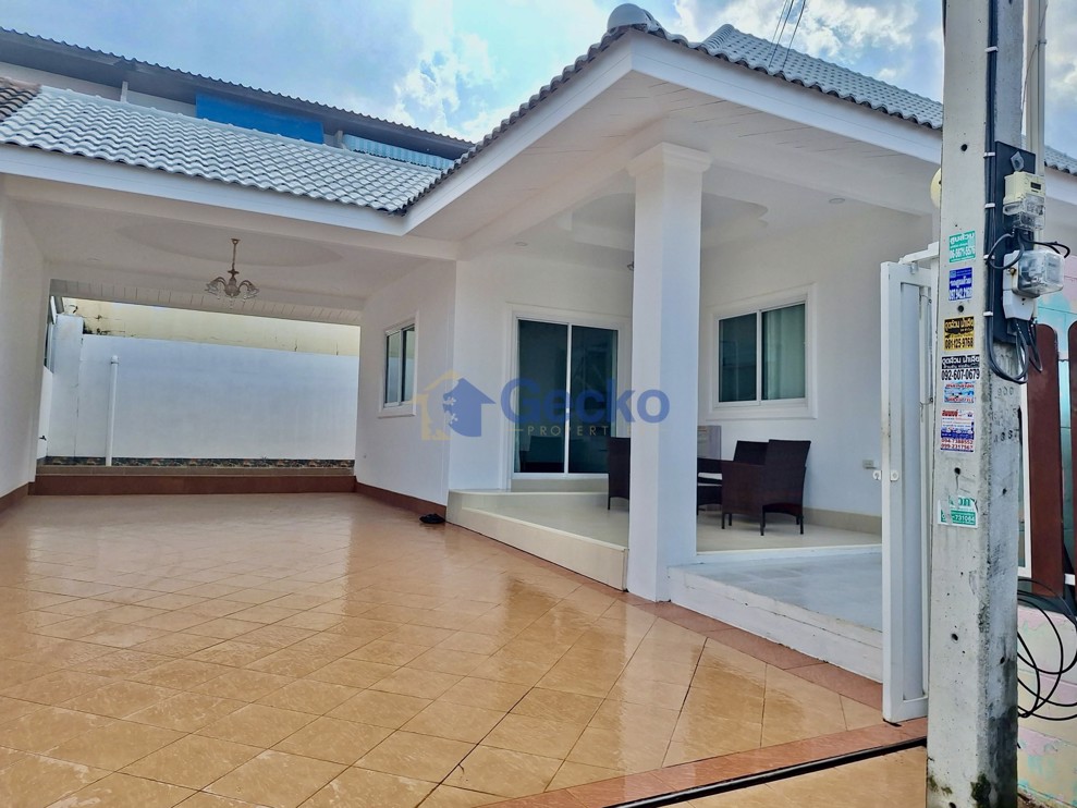 3 Bedrooms House in East Pattaya H012932